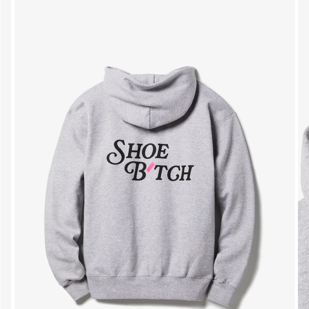 Larroude Gray Hoodie with Bold Text